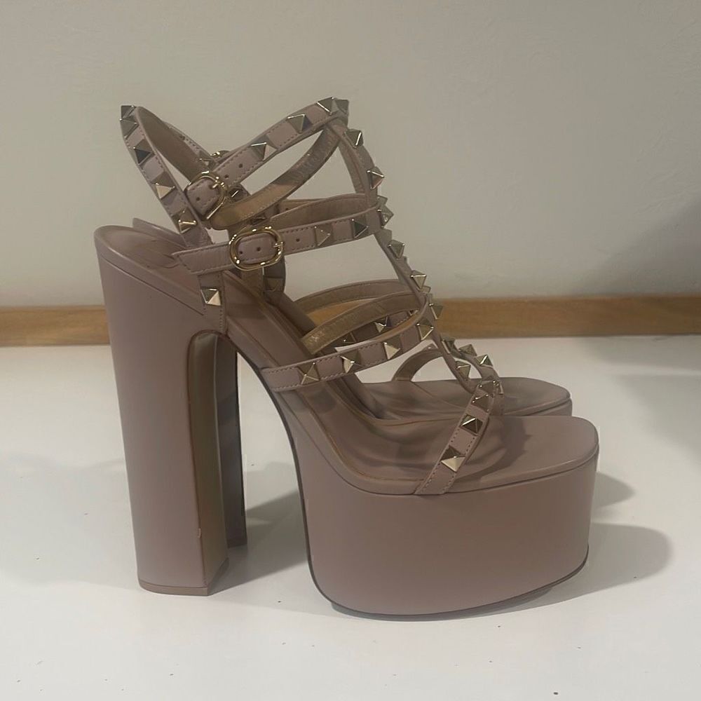 Valentino Garavani Rockstud Platform Heels Nude Size 39.5 - Picture 8 of 12